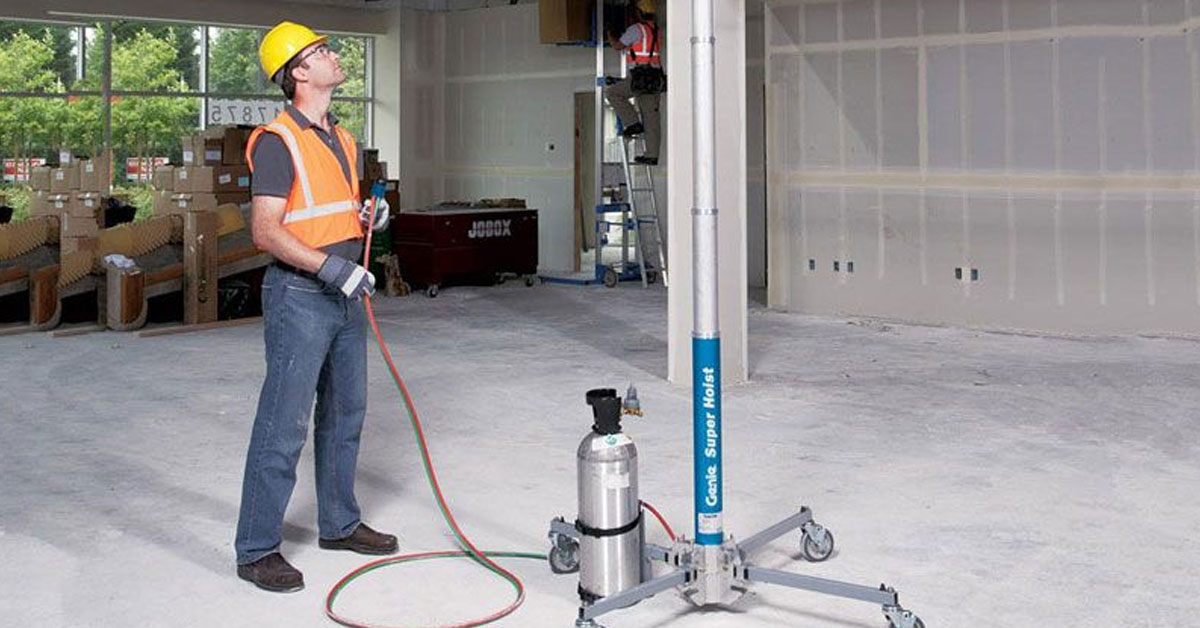 IndProducts's tweet photo. Whether you're positioning metal ducts, installing overhead sprinklers, or setting up electrical fixtures, the Genie Super Hoist is designed to make your job seamless and efficient.

Learn more and order now: https://t.co/NlweTGQFv6 https://t.co/8IgtKRbCDu