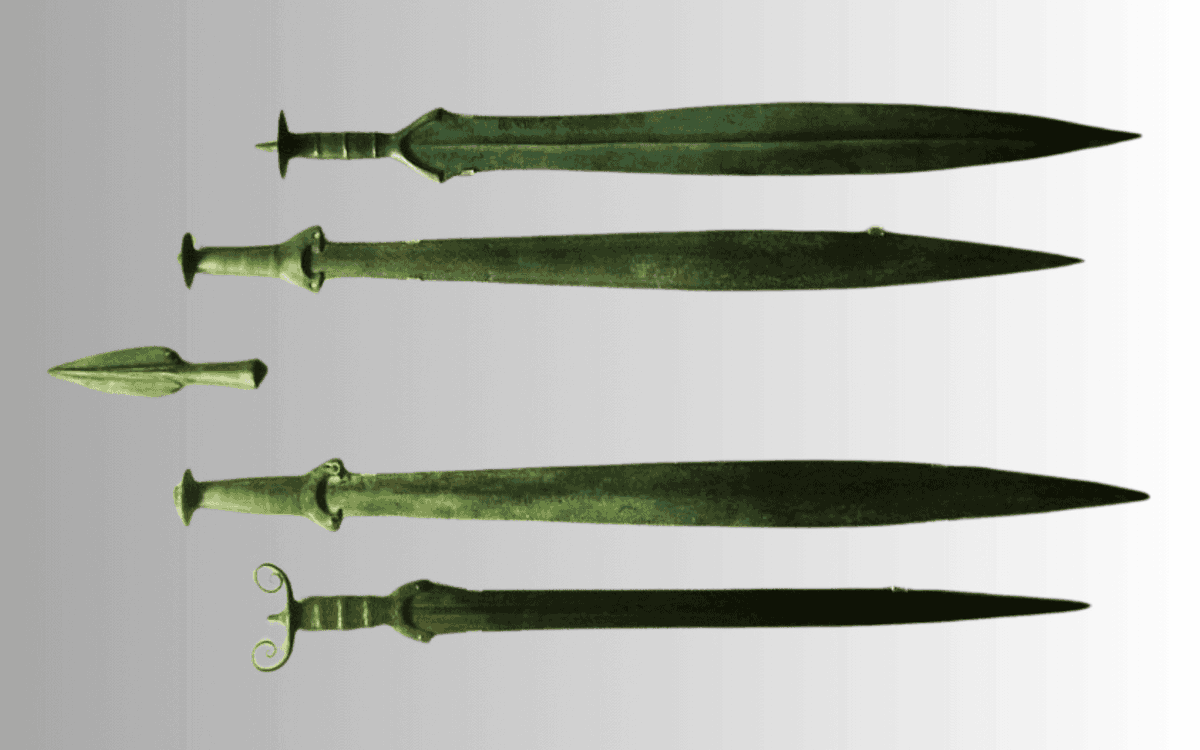 NLink247's tweet photo. @HJB_News__ This is what celtic anti rape daggers look like https://t.co/f74mr8RJZU