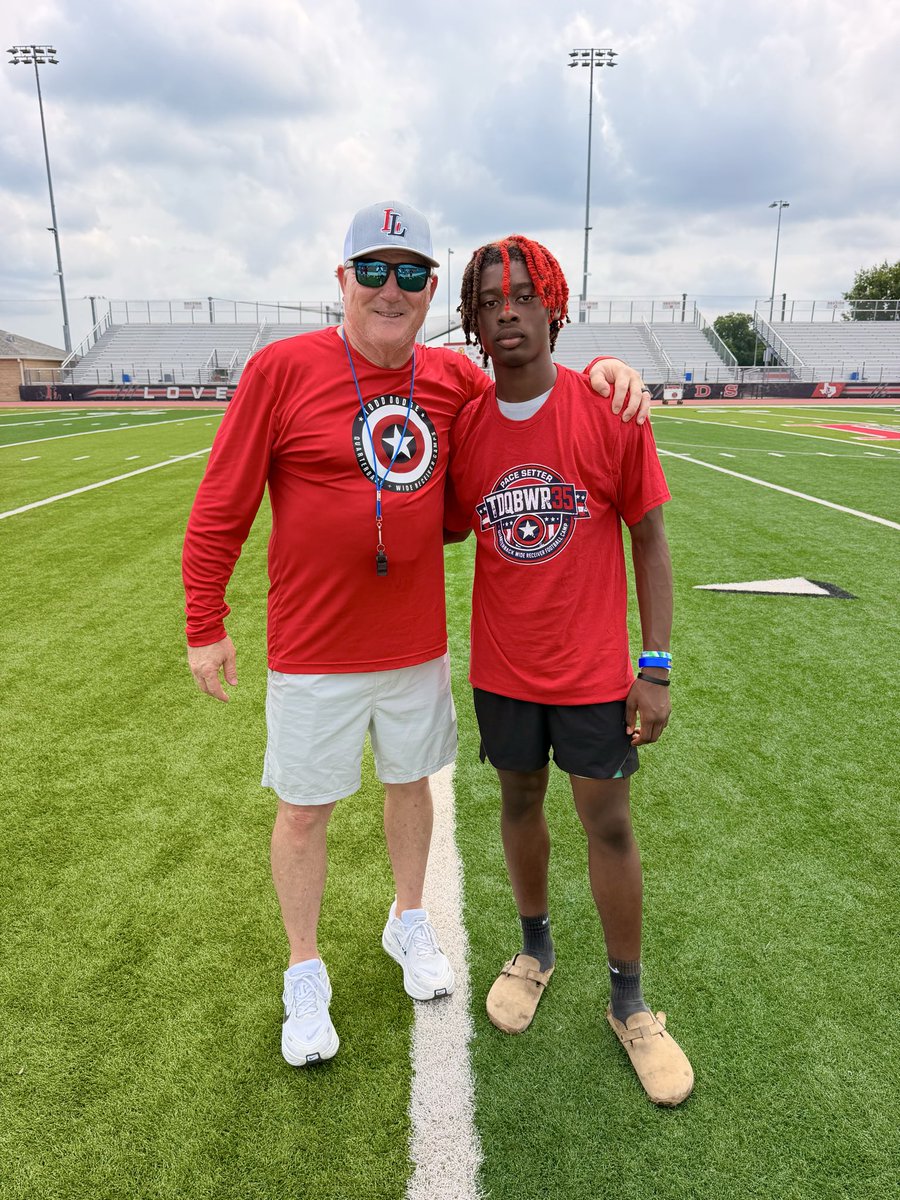 Dom_2031's tweet photo. Great vibes and an honor to have met and received more knowledge on the game from the great @ToddDodgeFBcamp 

#2026FBcamp #grindtime #onlyupfromhere #prepseason #Godsplan https://t.co/ImptDvTXeD
