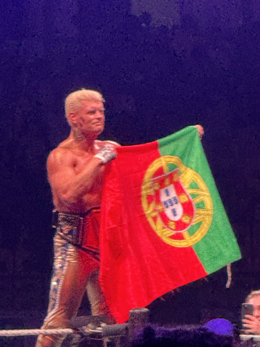 jesmm03's tweet photo. @CodyRhodes was absolutely fantastic!! I hope to see all of them again soon!

#WWELisbon #WWE https://t.co/hnqXCYsnOq