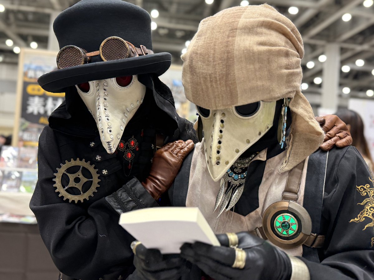 desert_noname's tweet photo. これは先日煮付さんのブースにお邪魔した時の私とペスちゃん https://t.co/VRCpqQiFQK