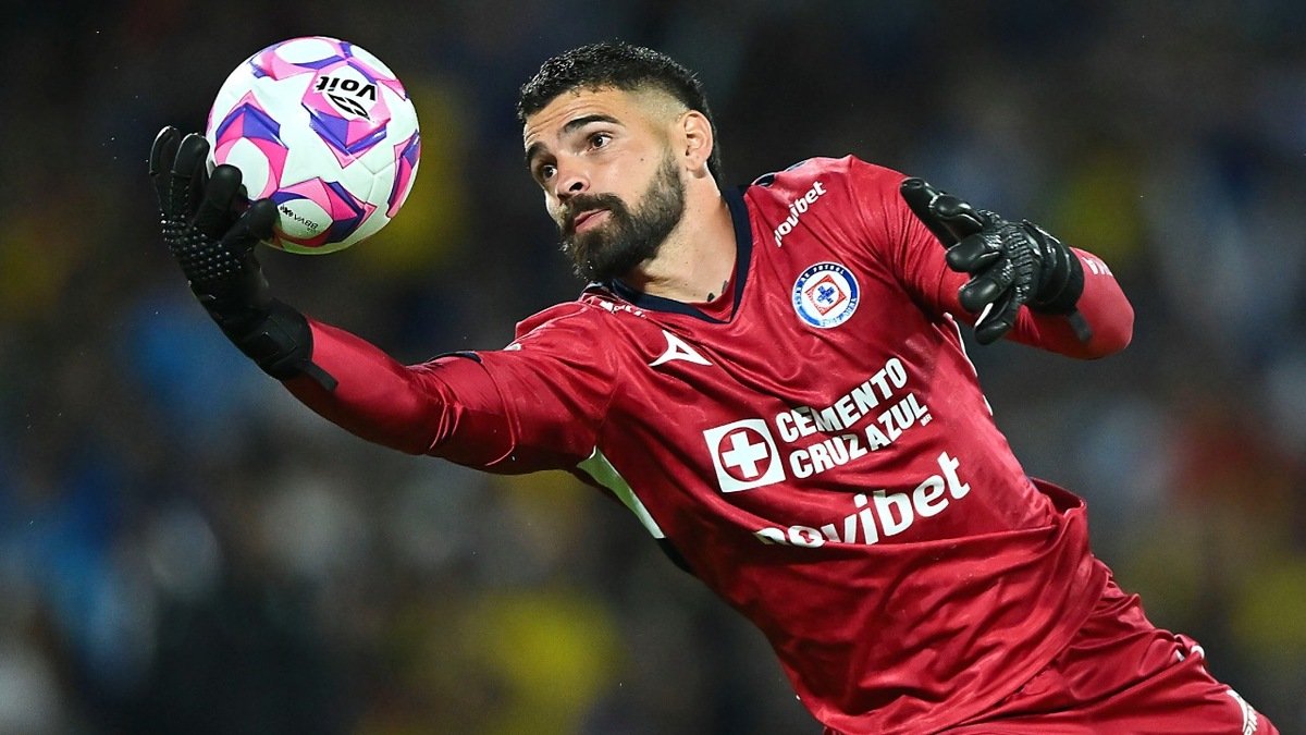 Lanetafutbol7's tweet photo. #CruzAzul 🚨🚂
Andres Gudiño estaria viviendo sus ultimas horas en Cruz Azul. Hay platicas avanzadas para que salga a otro equipo de la liga mx. https://t.co/lmCeqE6Pd6