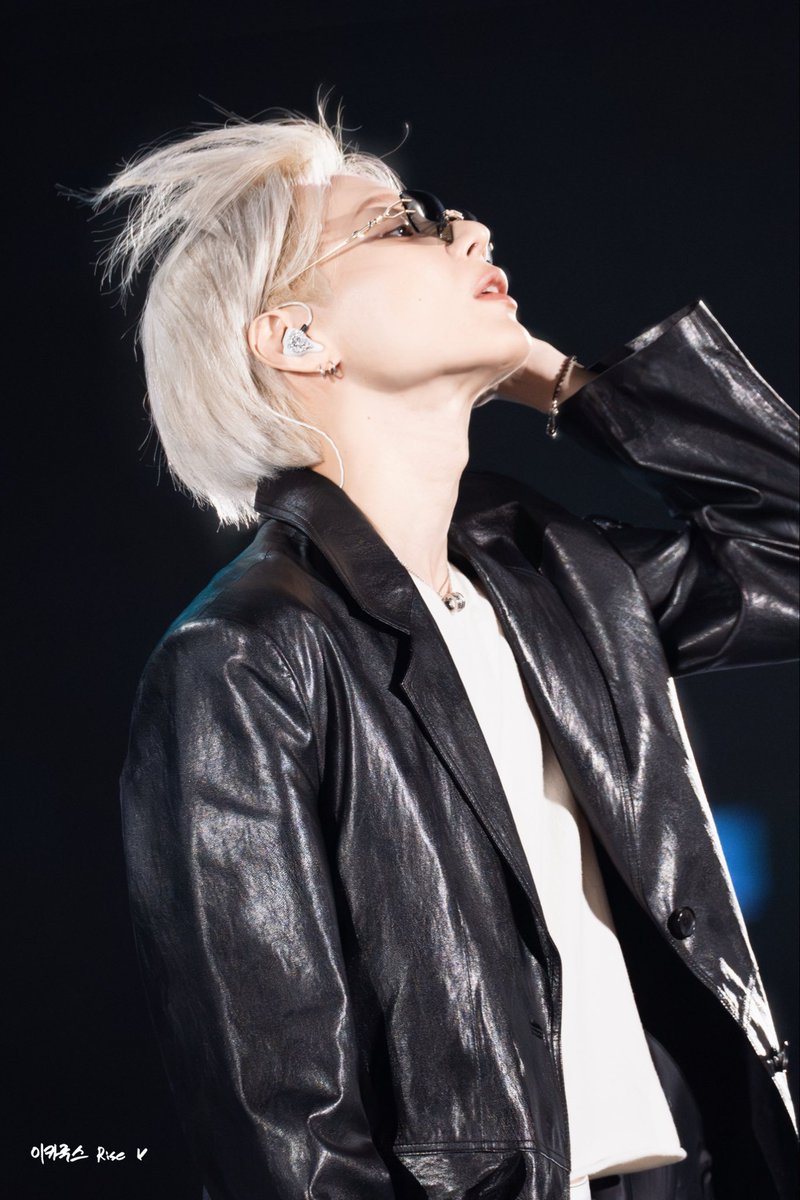 taemingus's tweet photo. Cool Guy Taemin ……. https://t.co/Dto9Y1YqZV