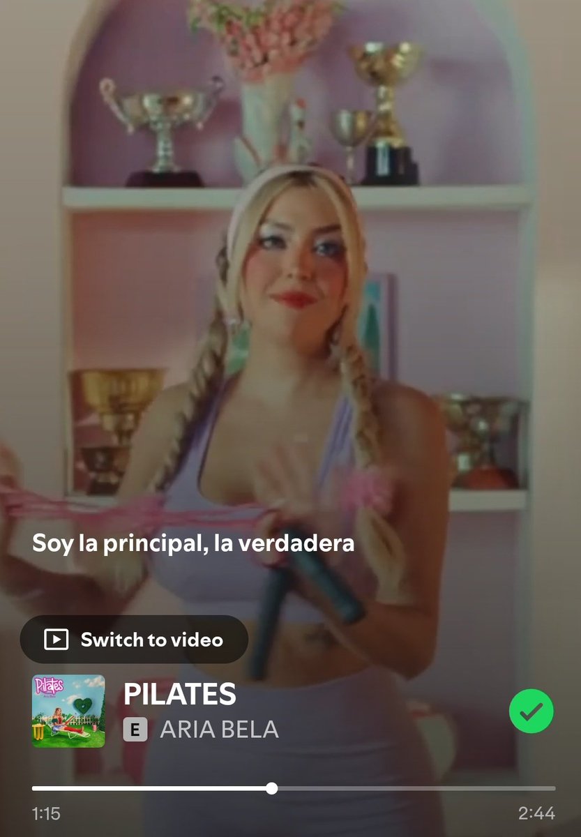 Cruz_Rangel240's tweet photo. Y por último gracias  por patrocinar a @PIOFCFemenil 

Y por los regalos ¿Mañana unas pizzas o que? @arigameplays 

( Chicle y pega jajaja 🤍🖤) https://t.co/afU95cijup