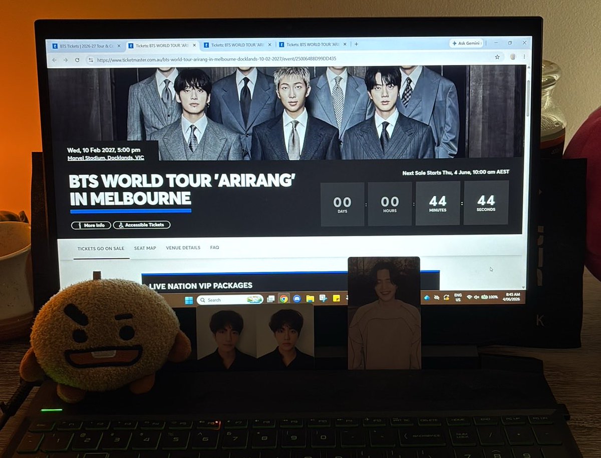 talukuv's tweet photo. save me taegi https://t.co/uZHe6Oz61k