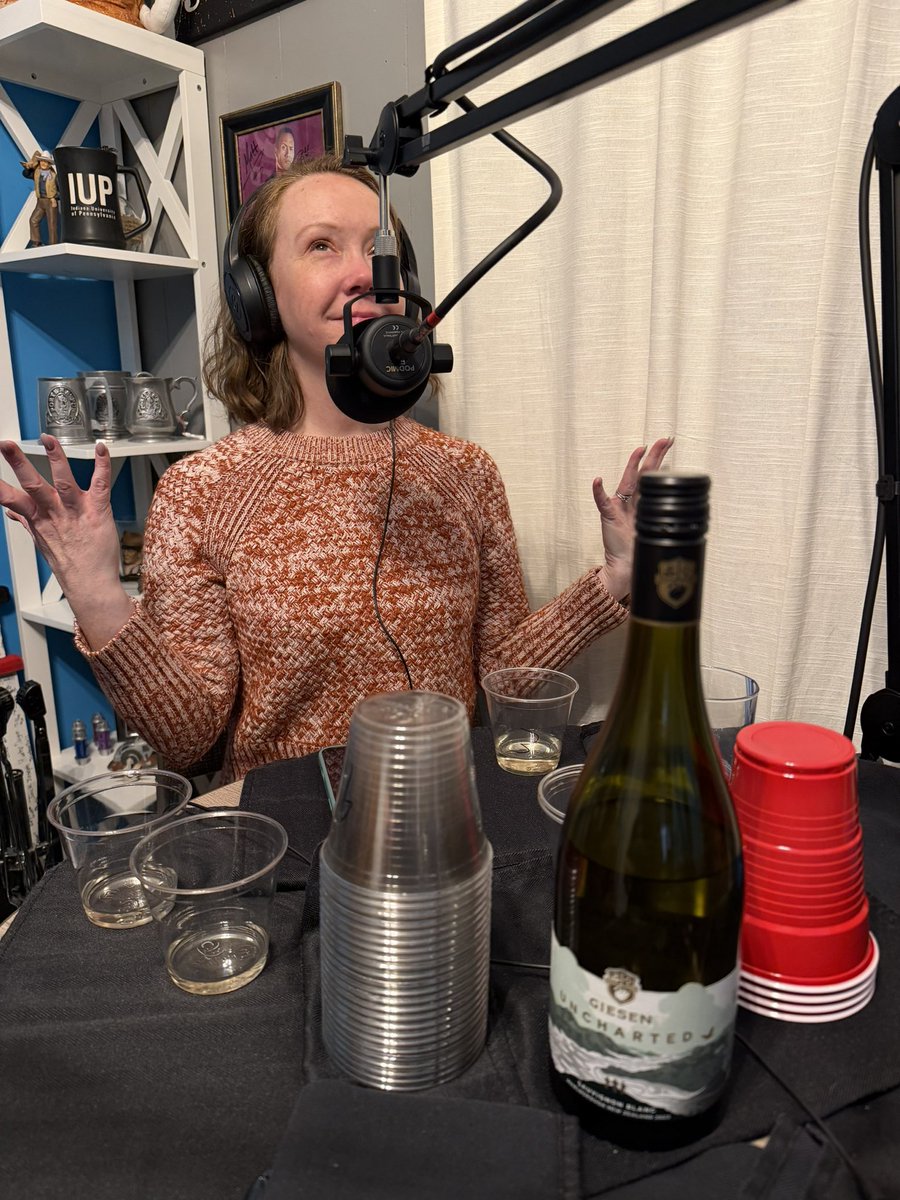 MattnFriendsDTU's tweet photo. Siobhan’s face says it all 😂🍷
Some of these wines had us like photo 1. Some of them had us like photo 2. We ranked 9 white wines so YOU don’t have to make that face at the wrong bottle 😬 Link below👇 @unfstudios #podcast #winetasting #whitewine https://t.co/5zQ4rAQraf