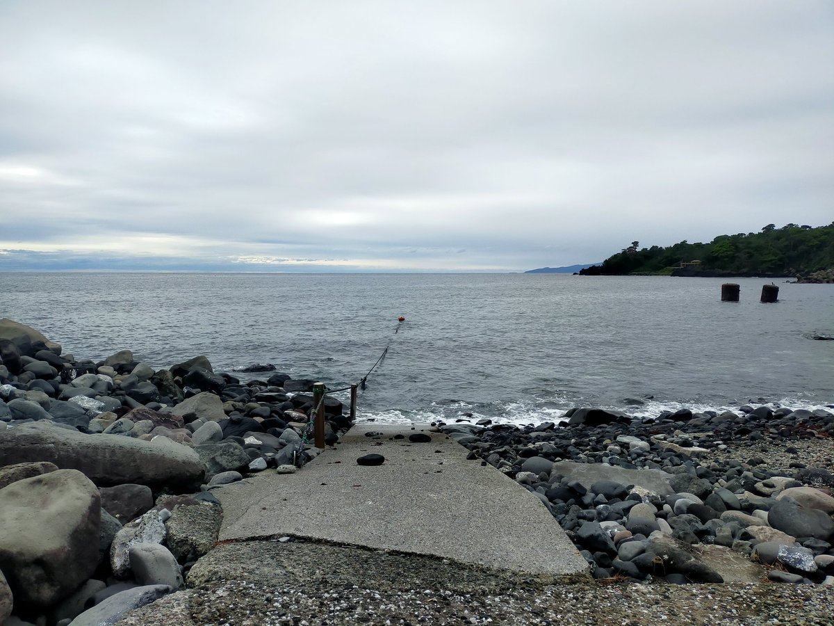 FutoDS's tweet photo. 6/4  (木) 富戸の海況【OPEN】

比較的穏やかな海況になりました。

透明度 ---m
水温 ---℃

※最終エキジット
平日　16:00
土日祝日　16:30

公式instagram 港周りの情報、時々水中写真などをUP！
https://t.co/xi6x8rHxS5 https://t.co/HH4ZMIaOwf