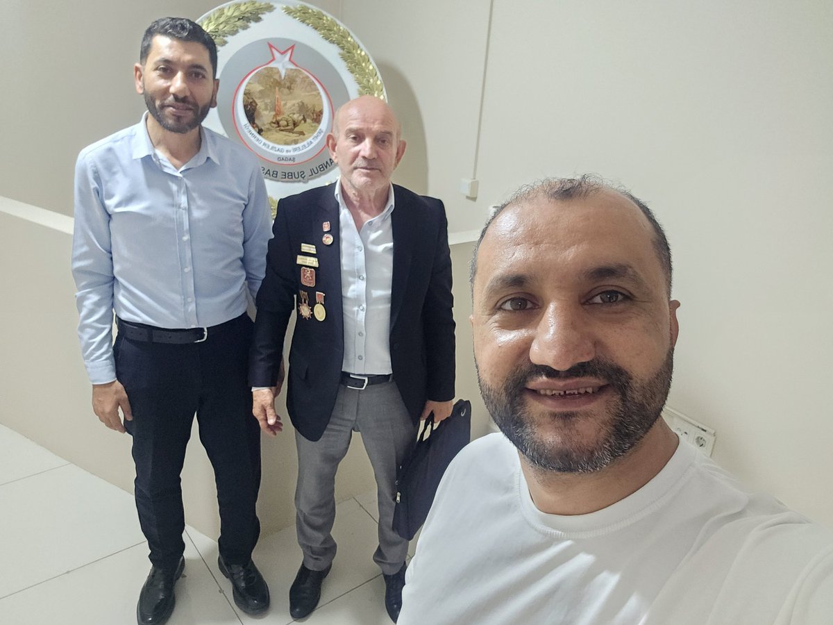 erhanakdogan56's tweet photo. Gazilerimiz, milletimizin sarsılmaz iradesinin ve kahramanlık ruhunun simgeleridir.

Şehit Aileleri Ve Gaziler Derneği İstanbul Şube Başkanı GAZİ Erkan BAYRAM'ı açmış oldukları Merkez binasında ziyaret ettim.

Muvaffakiyetler Diliyorum. 
@mustafademir 
@GaziErkanBayra1 https://t.co/2Oy1oTcxMx