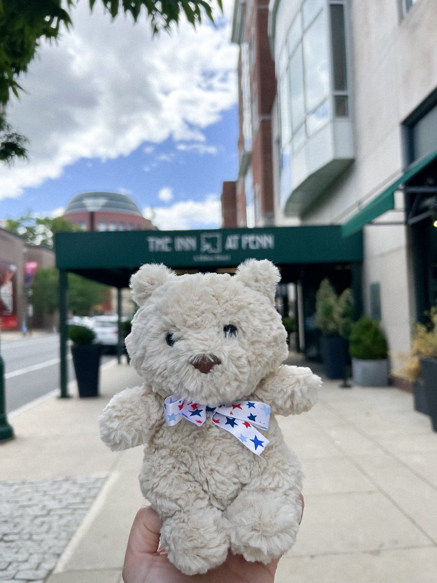 lexivas's tweet photo. bart junior and I continued our ivy league schools journey last weekend, stopping by @UofPenn! this one was fun, as philly is my “hometown!” always love visiting philly, and love upenn’s colors! 💙❤️🤍

https://t.co/180EeMXyzX #jellycats https://t.co/SZXWb4LCHJ