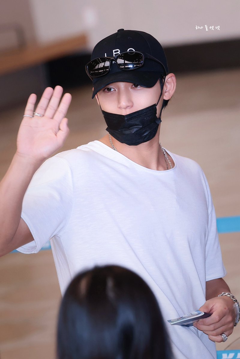 seventeen_1234_'s tweet photo. #민규 #MINGYU 
#김민규 #金珉奎 #ミンギュ
#세븐틴 #seventeen 

260604 김포 출국 https://t.co/BTp9ZPmwru