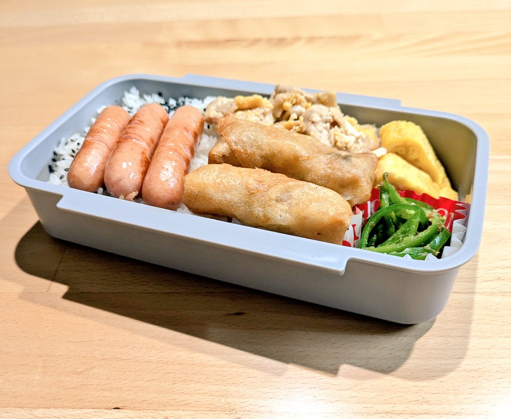 mami25152186's tweet photo. 今日のお弁当🍱
#高校生お弁当
#お弁当記録
#男子高校生弁当 https://t.co/sZHI6EzVnk