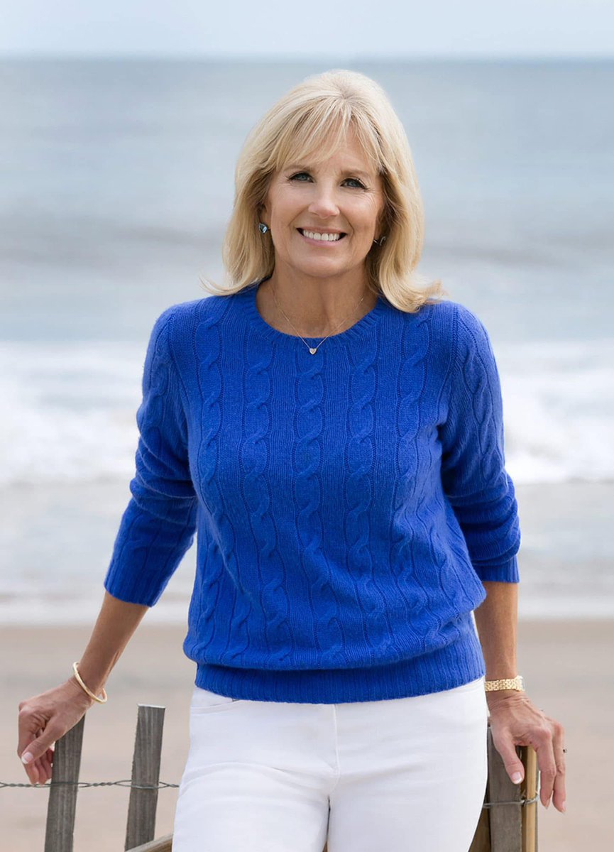 zmaxx321's tweet photo. Happy 75th birthday to the beautiful and amazing Dr. Jill Biden she was the former First Lady of the United States and she is a wife, mother, grandma, sister, friend, English teacher. 😊🎉🥳🎊🎁🎂🎈💕 https://t.co/Peo6D2o8NG