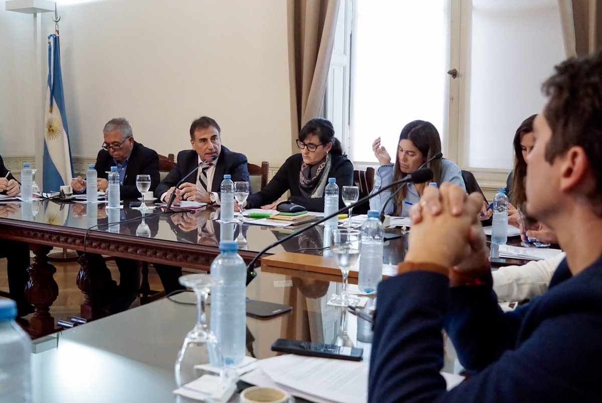 CPuglelli's tweet photo. 🏛  En la Comisión de Legislación General, bajo la presidencia del diputado @RubenEslaiman, continuamos trabajando en el tratamiento de distintos proyectos que fortalecen nuestra identidad, reconocen trayectorias destacadas y promueven iniciativas de interés para la Provincia de Buenos Aires.