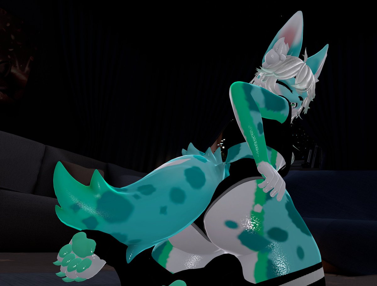 mintyfloofy2's tweet photo. I didnt see you back there~ https://t.co/EPE0apjwyj
