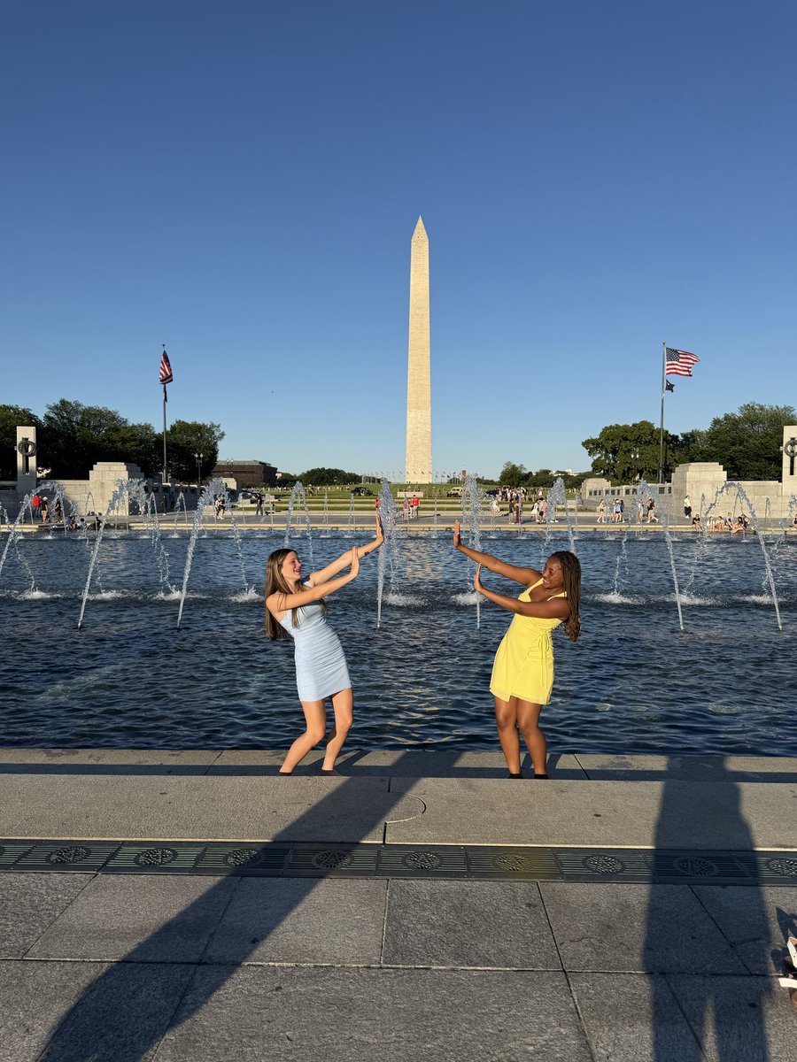 HackMSTigers's tweet photo. World War II Memorial 🇺🇸⛲️ https://t.co/3LCVPFkB52