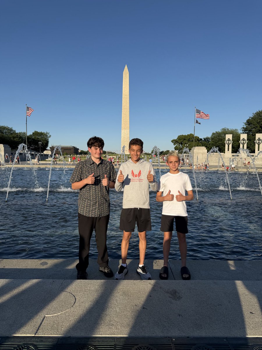 HackMSTigers's tweet photo. World War II Memorial 🇺🇸⛲️ https://t.co/3LCVPFkB52
