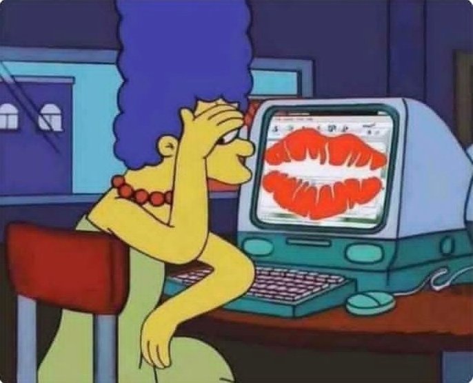 memesoffia's tweet photo. Quando você estava conversando em uma lan house e alguém te enviava um beijo emoji que cobria a tela inteira: https://t.co/K83VNdEAIj
