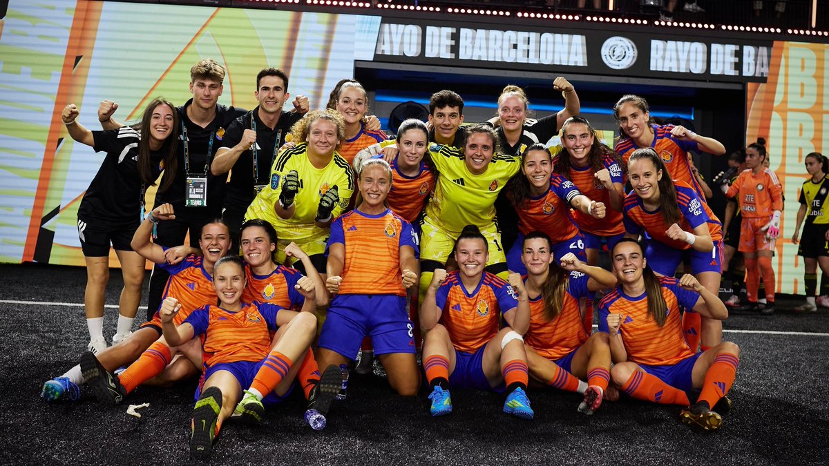 Casta__19's tweet photo. MI EQUIPO 🧡💙 https://t.co/pwic6cURI7