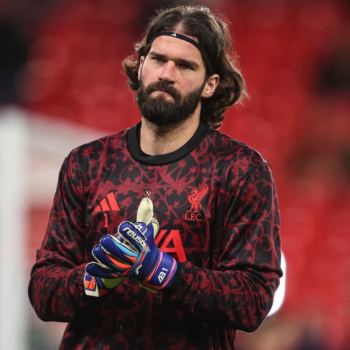 TheAnfieldBuzz's tweet photo. Alisson has decided that he will fulfil his contract and stay at Liverpool for another season. 🇧🇷 

[@ESPNBrasil] https://t.co/AdCJKe8J7u