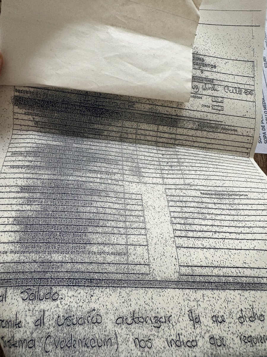 mabelgasca's tweet photo. Una medicina que me entregaban libre pasó a necesitar autorización.
Me dice la dependiente: “es que el sistema cambió y ahora muchos medicamentos que eran libres pasaron a necesitar autorización”
@sanitas_eps también llevó esperando una autorización para un procedimiento hace casi dos meses y nada
@sanitas_atiende