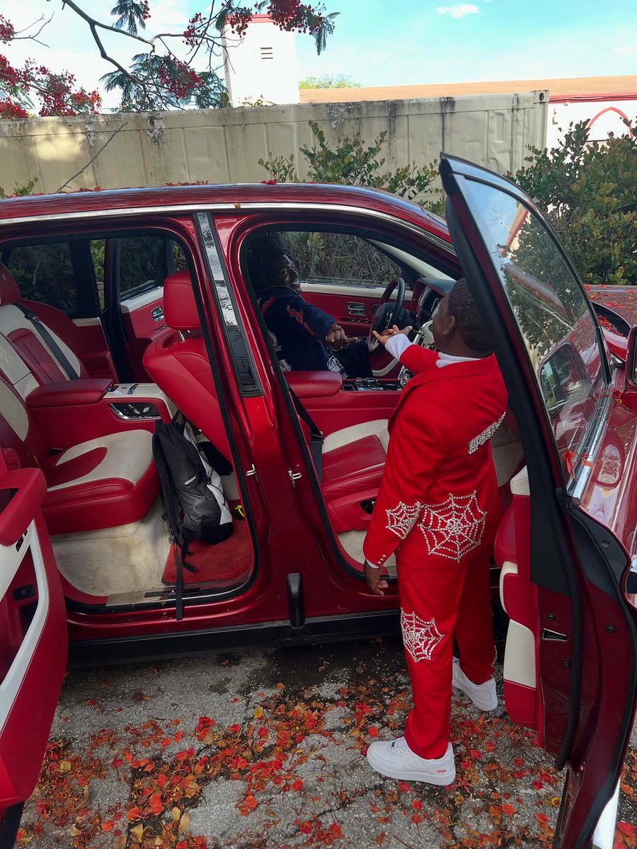 wavecheckers's tweet photo. Kodak Black made sure his son King was fresh for the kid prom🔥 https://t.co/YZlJuaC4pC