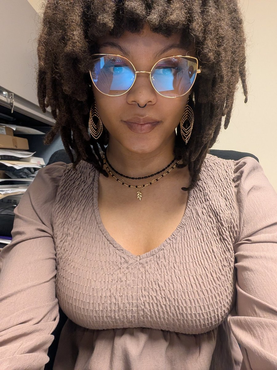 arxonbby's tweet photo. You are not immune to a multitude of trans girls with glasses https://t.co/5PakZgw3Ma