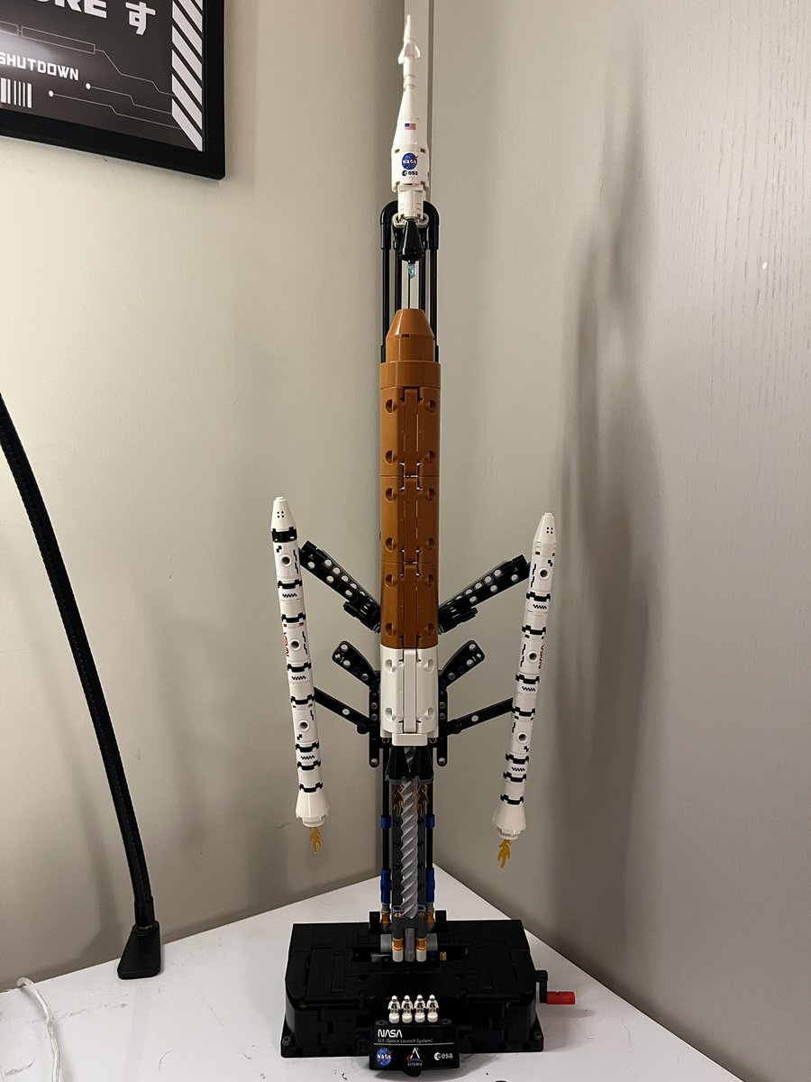 dellenvt's tweet photo. Today we built the Lego Artemis II SLS set on stream! 🧡 https://t.co/gwm9KJPeC8