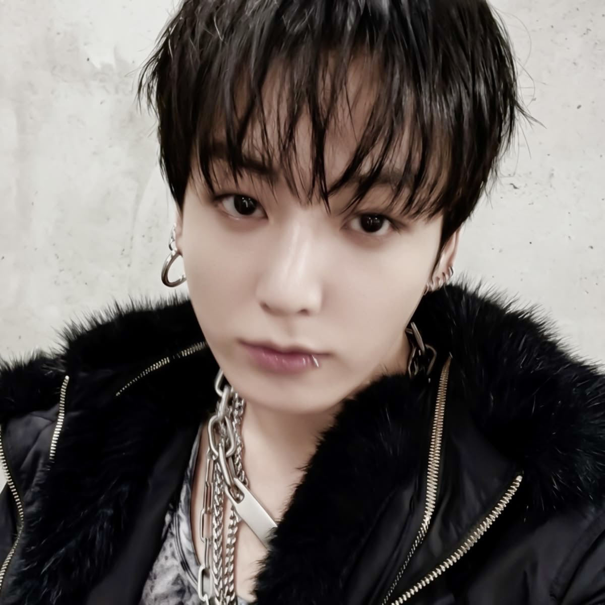 cloudbunkoo's tweet photo. @hearteyes4jeon meee https://t.co/spTircj8E4