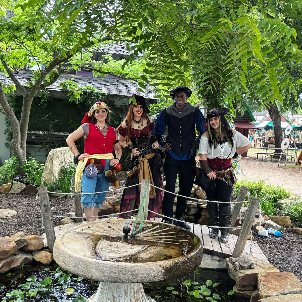 kimleesi's tweet photo. ⚔️FIRST EVER REN FAIRE - COMPLETE! ⚔️

It's a pirate's life for me, savvy? Charted a course to my first Renaissance Faire this year! Didn't realize how much I needed to set sail and seas the day with an amazing pirate crew!    ☠️ https://t.co/5wuPExNHmm