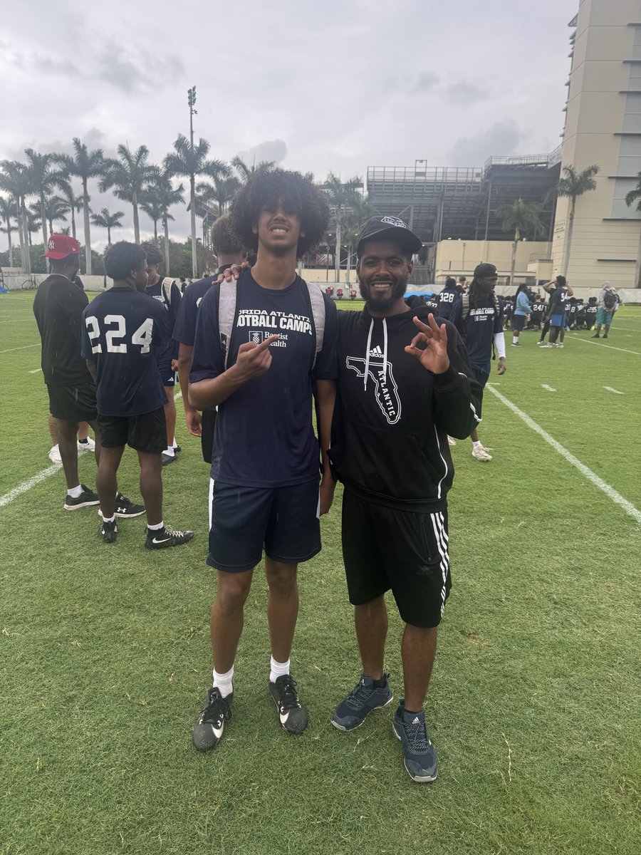 Santi_leon29's tweet photo. Had a great camp at @FAUFootball. Blessed to have an opportunity to compete and learn with some of the best. 

@CoachG_Cook @coach_simps @Korel_Smith18 @coachyoyo_ https://t.co/zSKZS3CTaH
