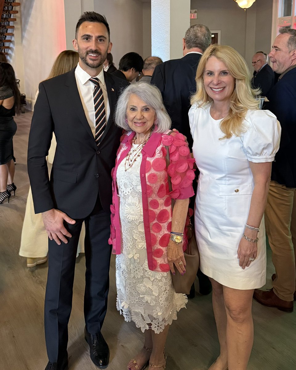 Sflecce's tweet photo. As the son of Italian immigrants, I am grateful for the generations of Italo-Canadians whose hard work, sacrifice, and core values helped shape our province and country.

On this 80th anniversary — buona Festa della Repubblica 🇨🇦🇮🇹 https://t.co/XXZKxUP0bn