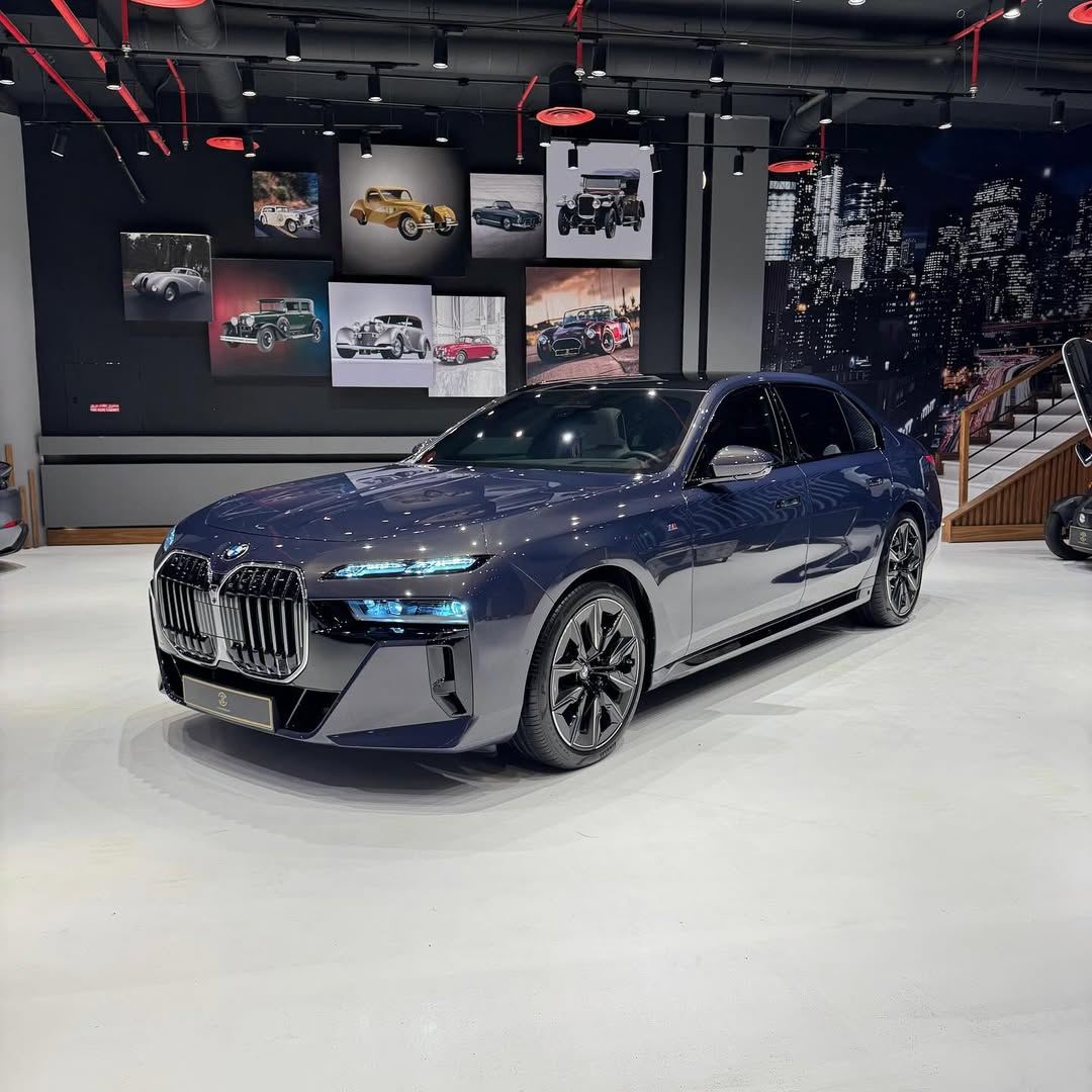 TorquePrime's tweet photo. BMW ⁠760i https://t.co/SKxnAWsxNz