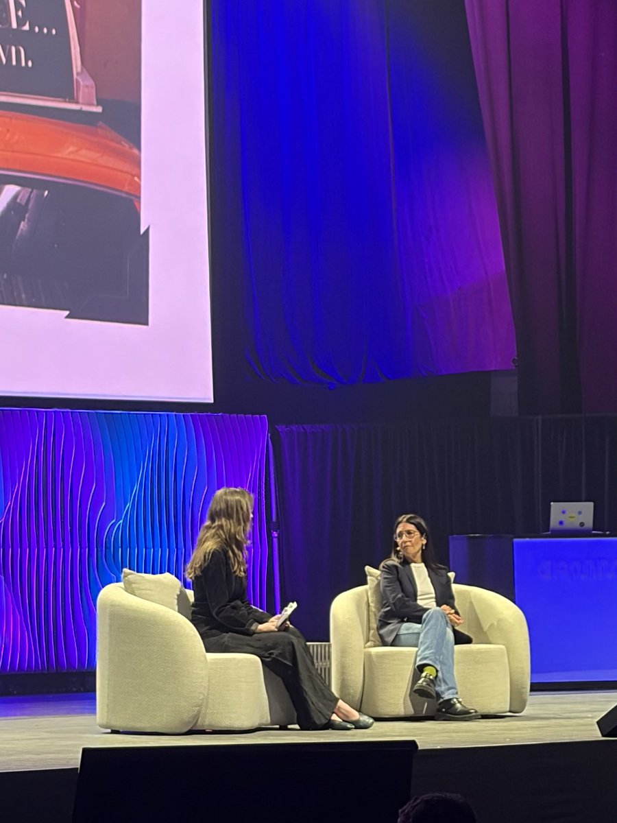 Techweek_'s tweet photo. Taking the stage at Gammarama: makeup artist and founder Bobbi Brown (alongside Fortune’s @_emmahinchliffe) to tell the story of her transition into starting @jonesroadbeauty.

 #NYTechWeek @justbobbibrown https://t.co/ntdP9Z1TAr