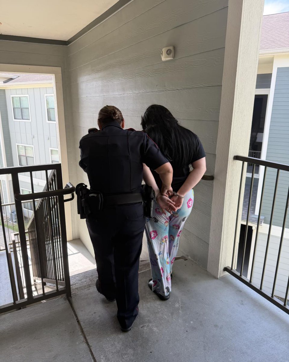 Pct4Constable's tweet photo. EMPLOYEE ARRESTED AFTER ALLEGEDLY ISSUING $52,000 IN FRAUDULENT REFUNDS TO HERSELF

Follow us at https://t.co/EzyDHKl8Js, Instagram @Constablepct4 and download our mobile app 'C4 NOW' to receive live feeds on crime, arrests, safety tips &amp; traffic accidents in your area https://t.co/ixcwgEt6Ui