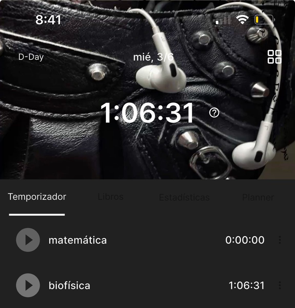 innpods's tweet photo. 03/06/26

increíblemente logre más de lo esperado y termine 1 unidad de 3 que son para el parcial, fue poco tiempo porque me costo agarrar nuevamente el ritmo y la sala silenciosa de exactas esta en arreglo así que cierra temprano 😞

#studylog #studytwt https://t.co/yoOCRapROQ