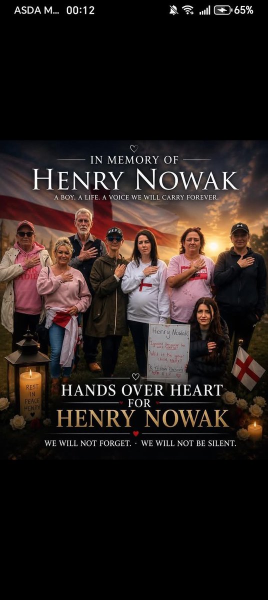 Mummabae's tweet photo. @TRobinsonNewEra No taking the knee, Henry deserves his own 💙 https://t.co/Vkk9l0O7gH