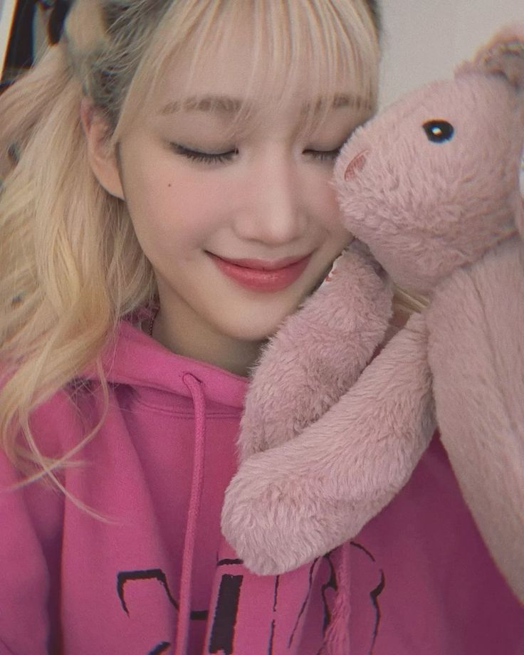 byminten's tweet photo. Como ya me enteré de #𝖉rǝāminʼ喜欢gö𝐥d ☆ pues no dude más y me fuí con mi aliado🧸 hacía el lugar donde esta mi felicidad to #brigh𝕥ーä𝐥𝐥a͟röu𝕟d! Lo que más quiero hoy es celebrar y cantar al ritmo de mi nueva rolita favorita, espero escuchen mis gritos de delfín for you. https://t.co/YUVNQ1U5HX