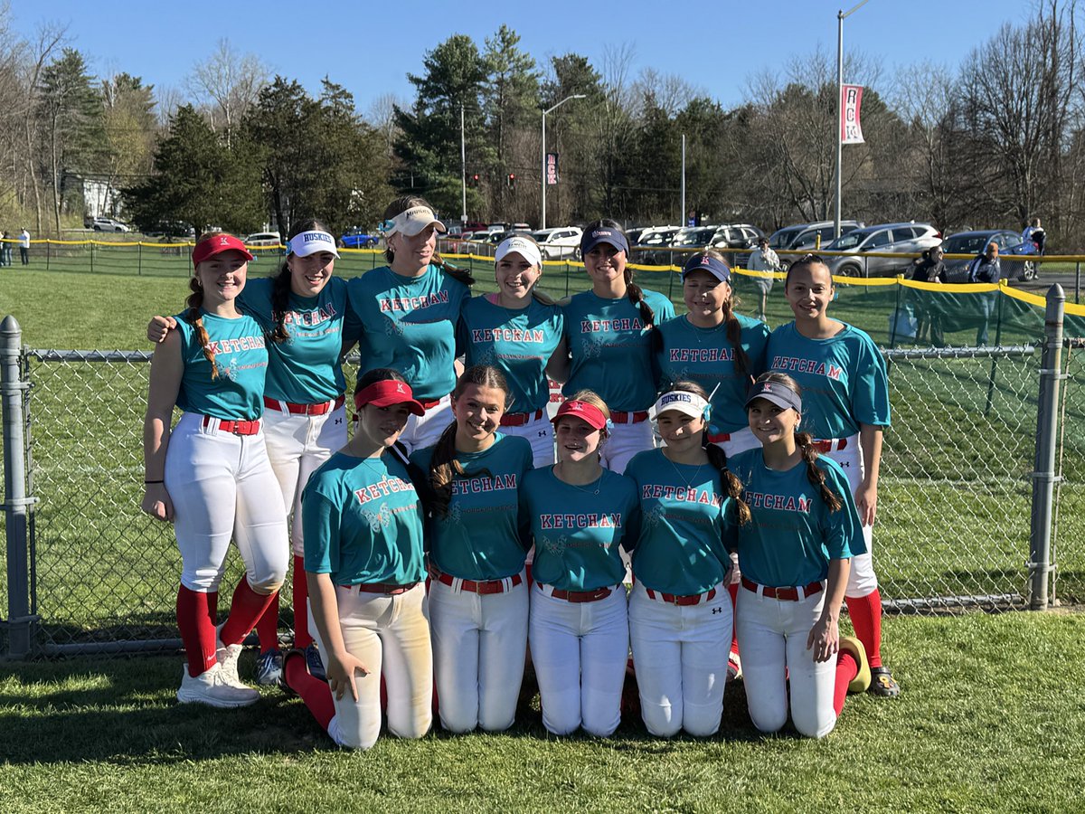 kpetrillo12's tweet photo. Thank you Varsity Ketcham Softball and a special thank you to all the seniors for a great season. Thank you all for taking me under your wing during my 7th and 8th grade seasons. It was not the ending we wanted but we worked hard all season. @KetchamSoftball https://t.co/FdDgZWDPsT