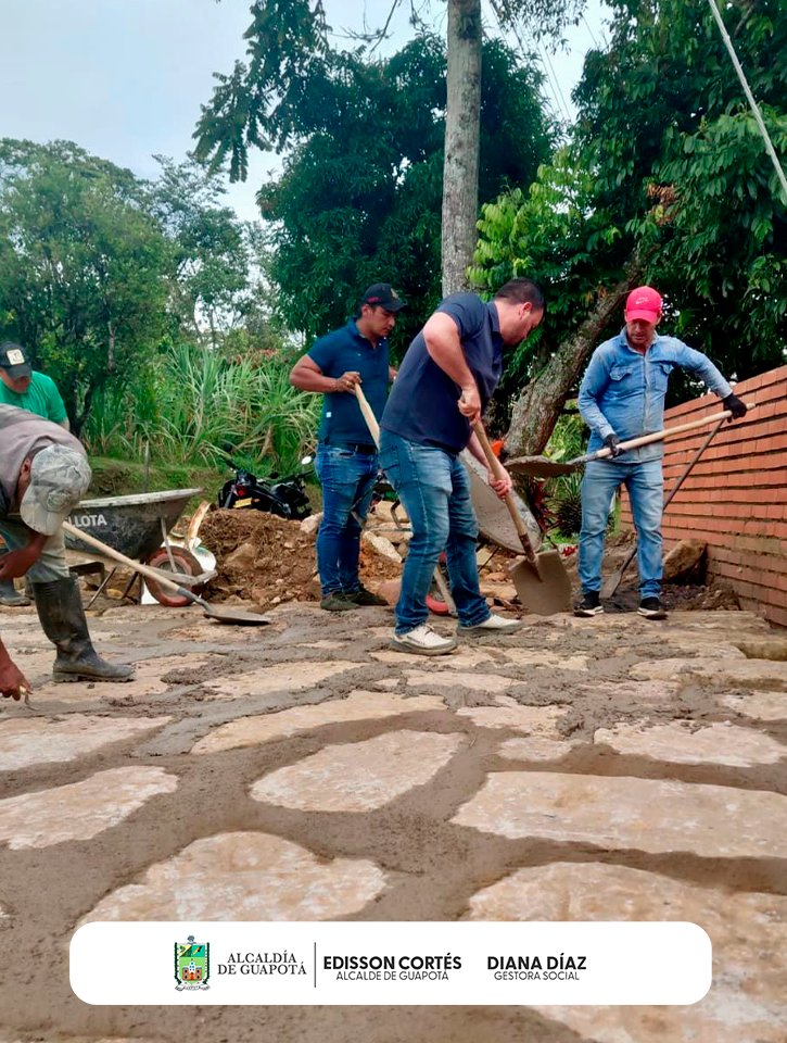 Guapota_S's tweet photo. En Guapotá el progreso no nace de las palabras, nace del trabajo unido de su gente. Hoy, con las manos llenas de esfuerzo y el corazón agradecido con Dios, seguimos construyendo un municipio que avanza, se embellece y progresa cada día. 
#guapotáprogresa https://t.co/FYN3tMVx4S