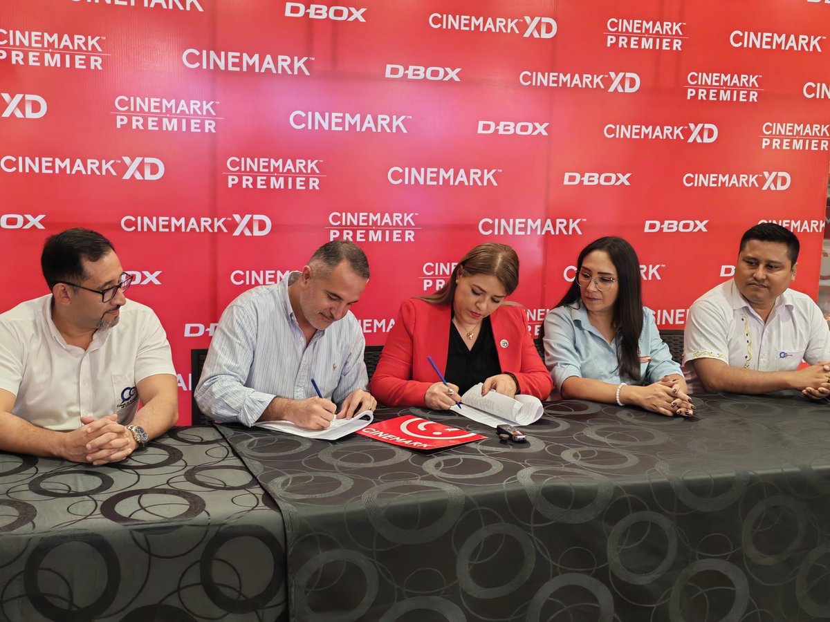 CPCSCZ's tweet photo. Firmamos un convenio institucional con Cinemark Bolivia, que permitirá a nuestros afiliados habilitados acceder a tarifas preferenciales en salas 2D y XD, incluyendo películas de estreno de lunes a jueves. 
https://t.co/3X7UHc7DI1 https://t.co/SFzmVCUGGK
