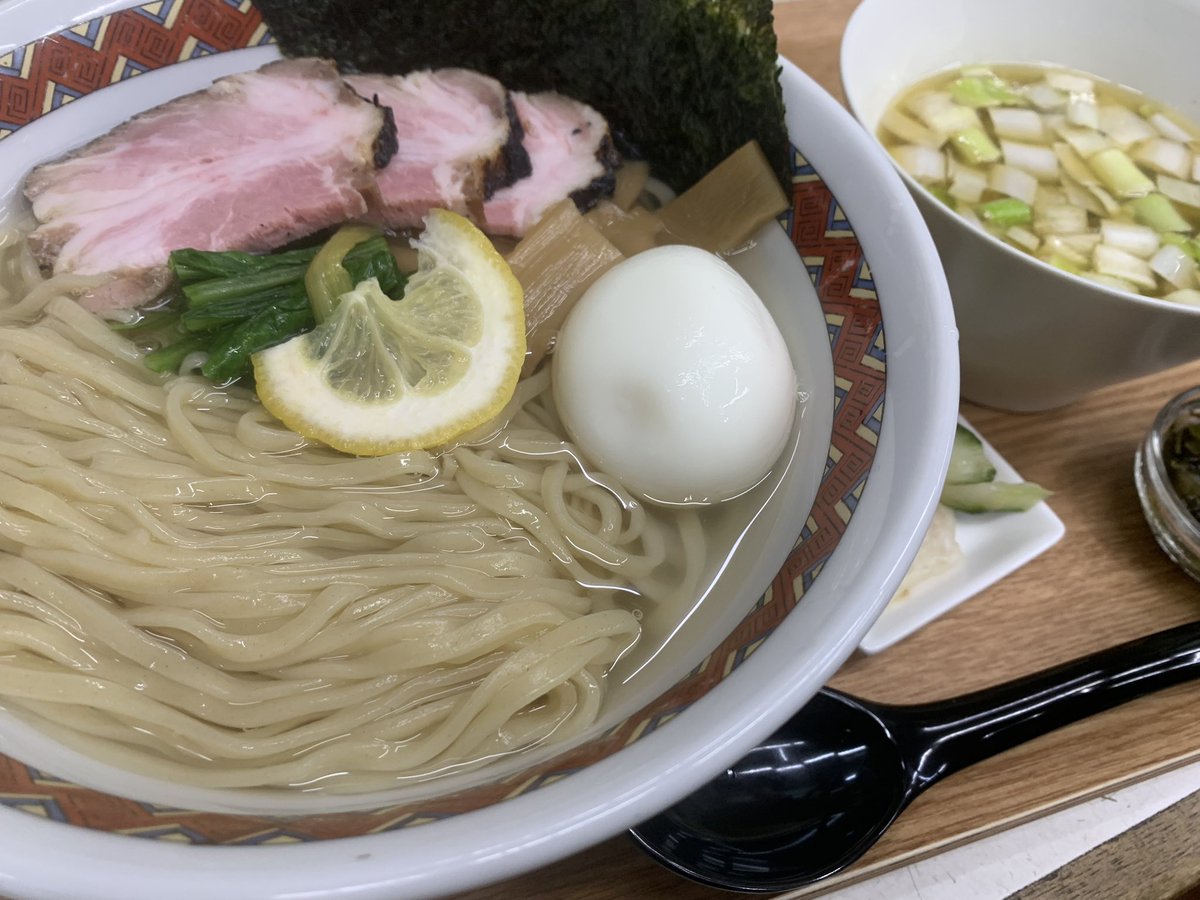 sobu04's tweet photo. 朝ごはん

昆布水つけ麺
出汁ダシ

朝から昆布水つけ麺
あり
軽い！！

脂質も普通のつけ麺、ラーメンよりない気がするし、トロトロの昆布水は身体にも良い

最高 https://t.co/7Lim8toqpF
