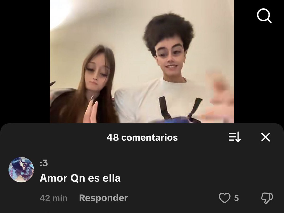 Juulign's tweet photo. m da risa las nenas q comentan esto cada vez q slimesanti sube una foto con bic https://t.co/X3bgthJnNi
