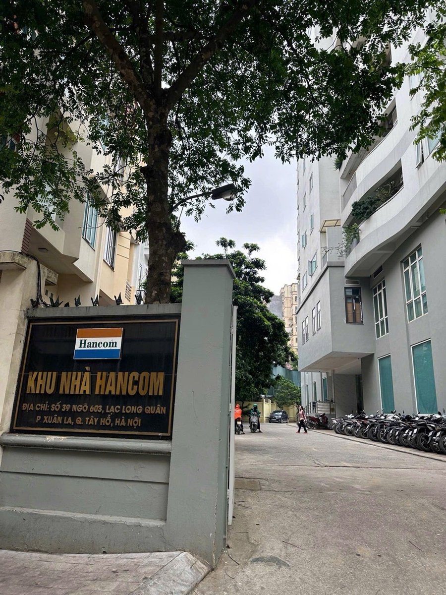SamChip2324's tweet photo. Chung cư 3PN, trục Võ Chí Công, trung tâm Tây Hồ:

- tòa nhà Hancom, cạnh trụ sở liên cơ quan, mặt đường Võ Chí Công:
- Diện tích: 145m2
- Phòng khách: rộng
- Phòng ngủ: 3
- wc: 2
- Hướng: Cửa chính ĐB, ban công ĐN
- Giá: 13.0 tỷ (89tr/m2)
- LH: 0865410680 (call/zalo)
