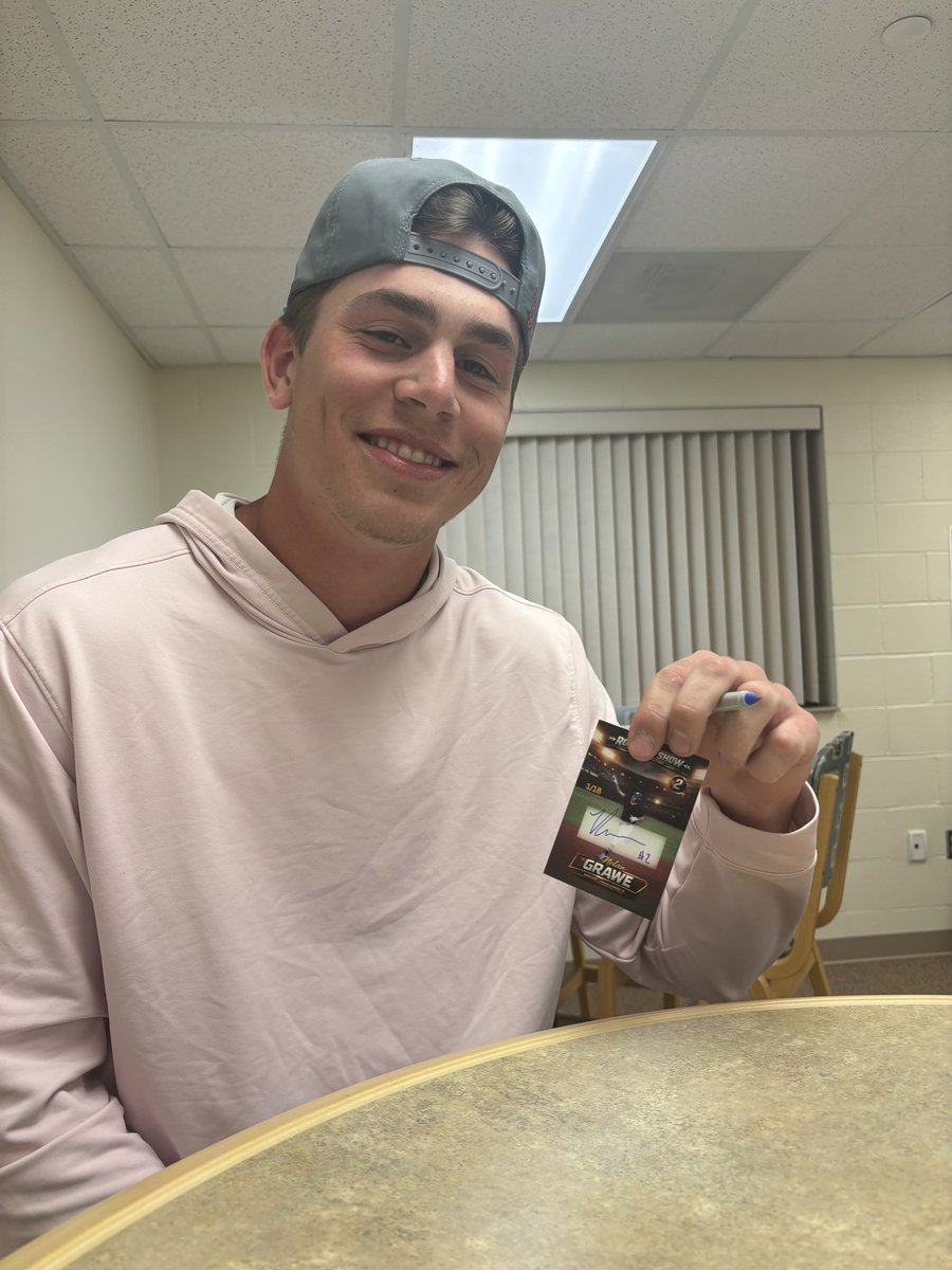 NolanGrawe22's tweet photo. Official NIL trading cards are here 🔥 Huge thanks to Hayloft Collectibles for making this happen! ✍️✍️ https://t.co/ALb36cYdrg