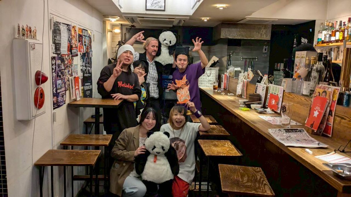 punksgoeson's tweet photo. 昨日は足元の悪い中来ていただきアンミヤです🤝🐼
毎回思うんだけど幸せな空間に感謝しかありません！
次も是非お願いします(￣^￣)ゞ

黒谷ギューン
修業僧ぴろぴろ
潤八(花団)
リノ
マギー

#PUNKsGOESON16
#ハハハ八王子ありがとうございました🤝 https://t.co/58fI377FzV