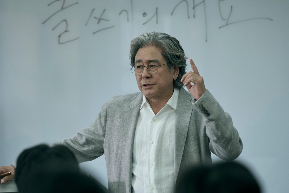 kdramasdiary's tweet photo. Stills of #ChoiMinsik and #ChoiHyunwook from #NotesFromTheLastRow, releasing on June 26. https://t.co/njtVTvkWjF