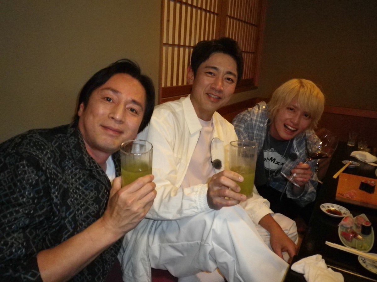 imakoso_tbs's tweet photo. 趣味がカメラの徳井さん📷

自前のカメラを持参し
ロケ中に撮った写真を
少しだけ先に公開しちゃいます！

男３人旅、お酒を片手に楽しいひとときを。
普段なかなか語られることのない赤裸々トークも必見👀

📺来週月曜よる11:56〜
お楽しみに❣️
#手越孝太郎の今こそ https://t.co/W00J99ouRU
