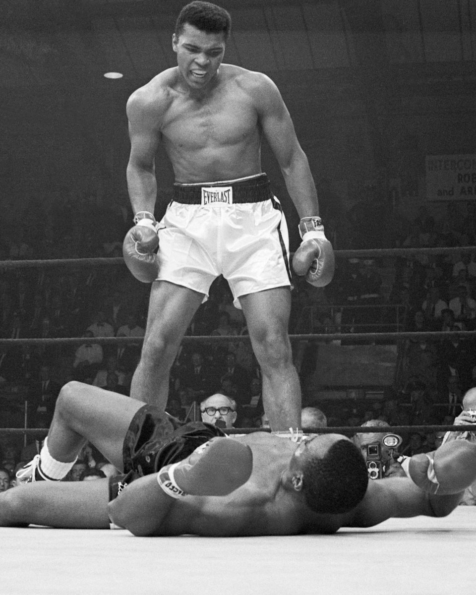 Complex's tweet photo. 10 years ago today, we lost the great Muhammad Ali🕊️

📸:@gettyimages https://t.co/Vz4tzNJj2M