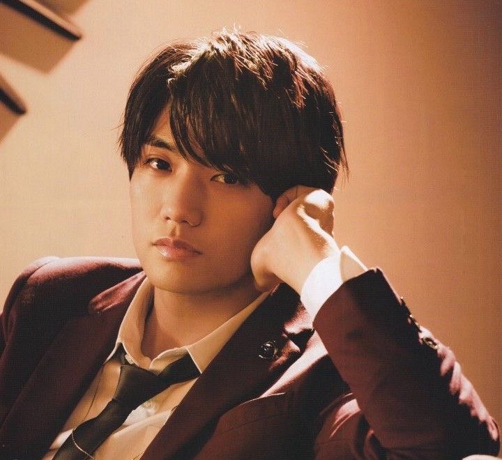 ae_umasakado's tweet photo. 〝もしもし？あ...俺...ごめん、やっぱりなんでもない。忘れて？おやすみ〟

遠距離恋愛中のスーツが超似合うエリートシゴデキ彼氏 正門くんと、ちょっぴりすれ違いが多くなった時の電話じゃん。苦しいぜ＿＿＿。 https://t.co/WPZjJRnnXq