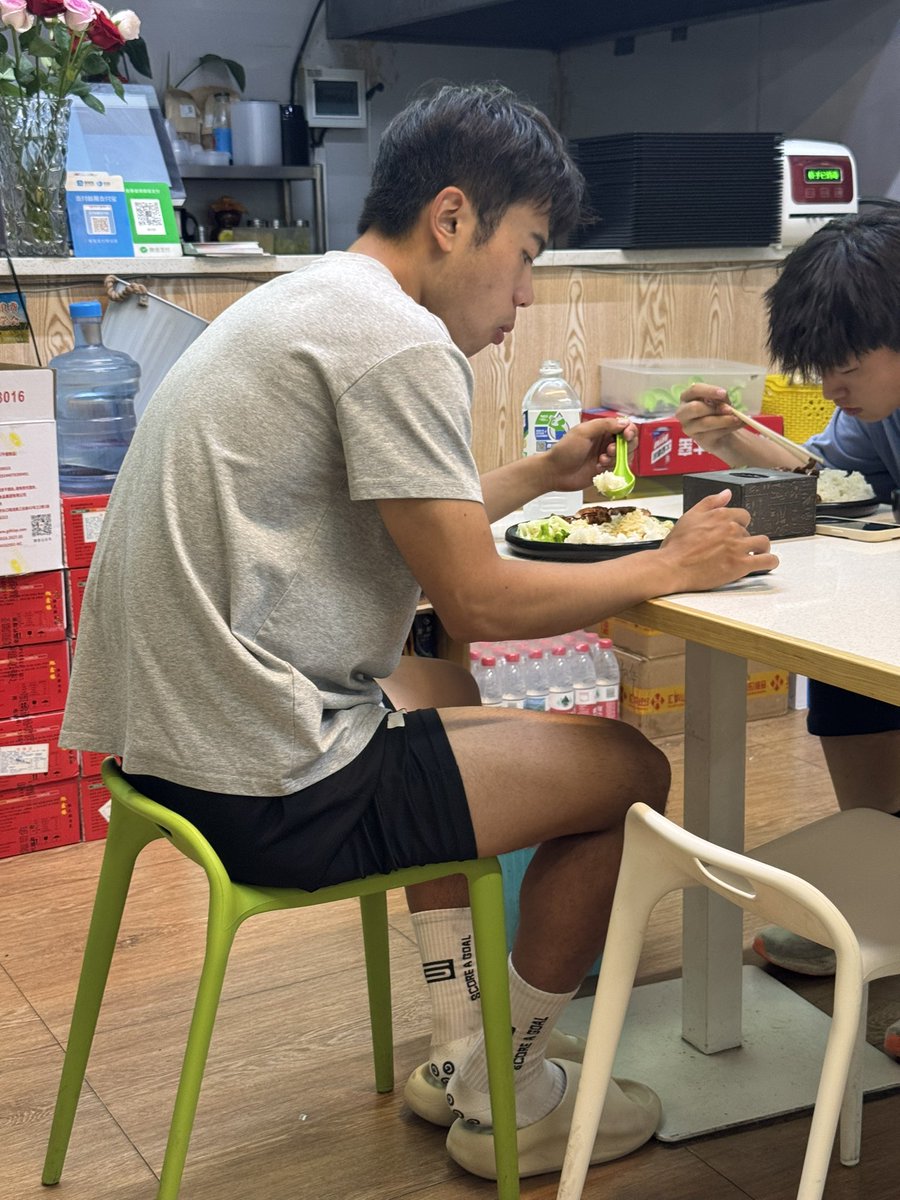 Noahnxfo tweet picture